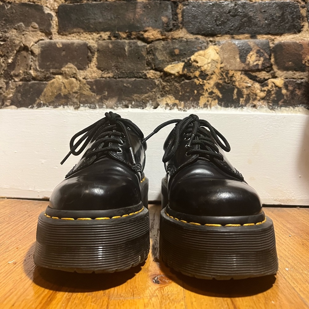 Dr Martens 8053 leather platform oxford 5-eye shoe, womens size 6